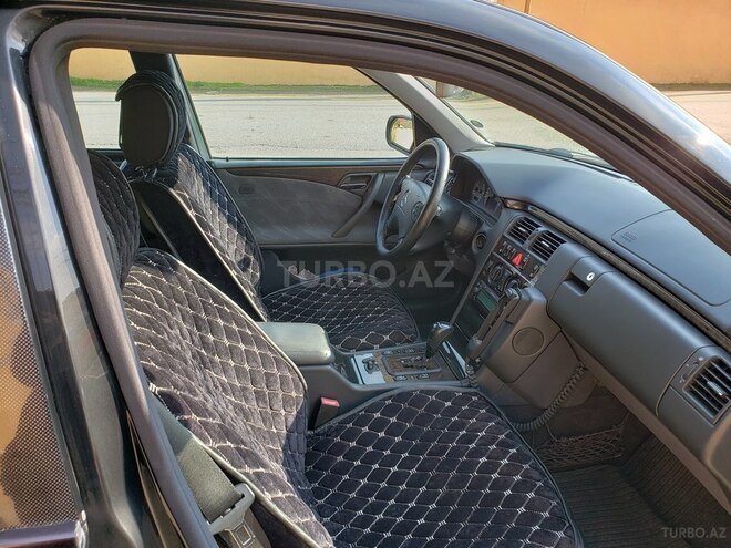 Mercedes E 220 2000, 245,000 km - 2.2 l - Bakı