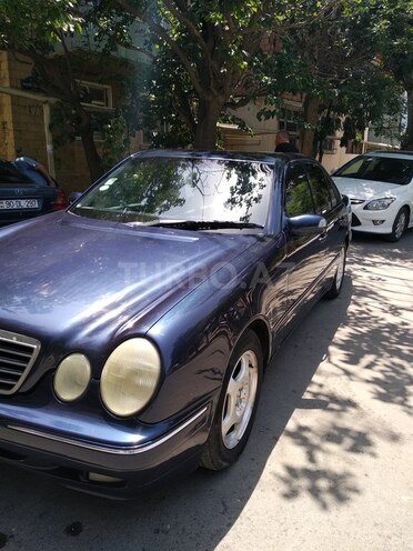 Mercedes E 240 1999, 295,000 km - 2.4 л - Bakı