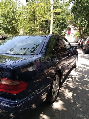 Mercedes E 240 1999, 295,000 km - 2.4 л - Bakı