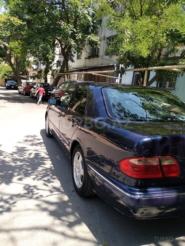 Mercedes E 240 1999, 295,000 km - 2.4 л - Bakı