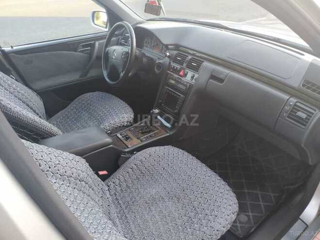 Mercedes E 270 1999, 282,480 km - 2.7 л - Bərdə