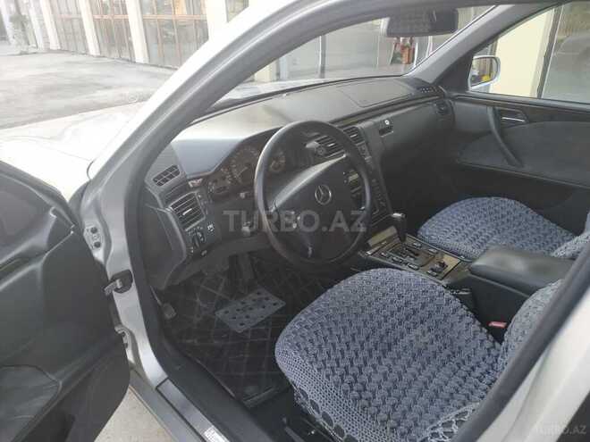 Mercedes E 270 1999, 282,480 km - 2.7 л - Bərdə