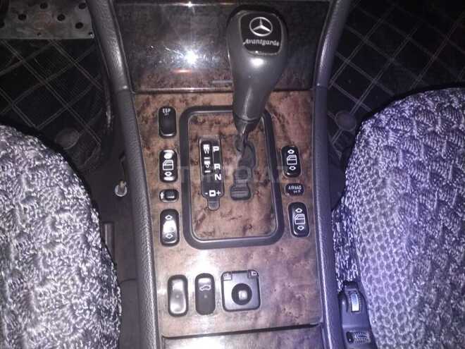 Mercedes E 270 1999, 282,480 km - 2.7 л - Bərdə