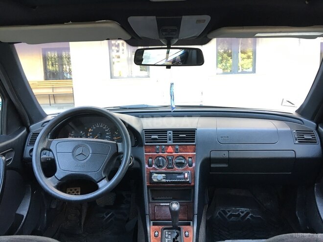 Mercedes C 220 1997, 354,761 km - 2.2 l - Bakı