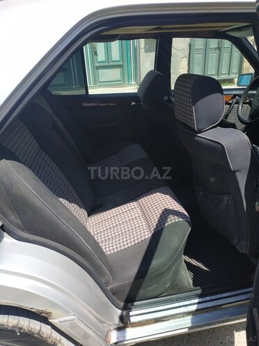Mercedes E 200 1994, 352,000 km - 2.0 l - Bakı