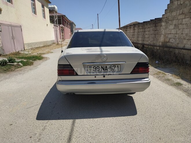 Mercedes E 200 1994, 352,000 km - 2.0 l - Bakı