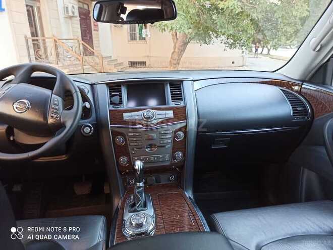 Nissan Patrol 2011, 180,000 km - 5.6 l - Bakı