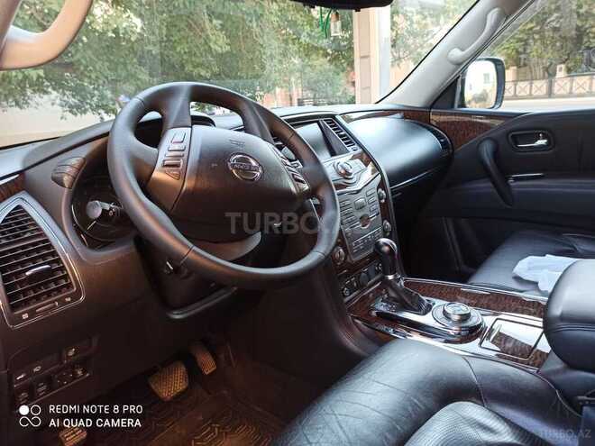 Nissan Patrol 2011, 180,000 km - 5.6 l - Bakı