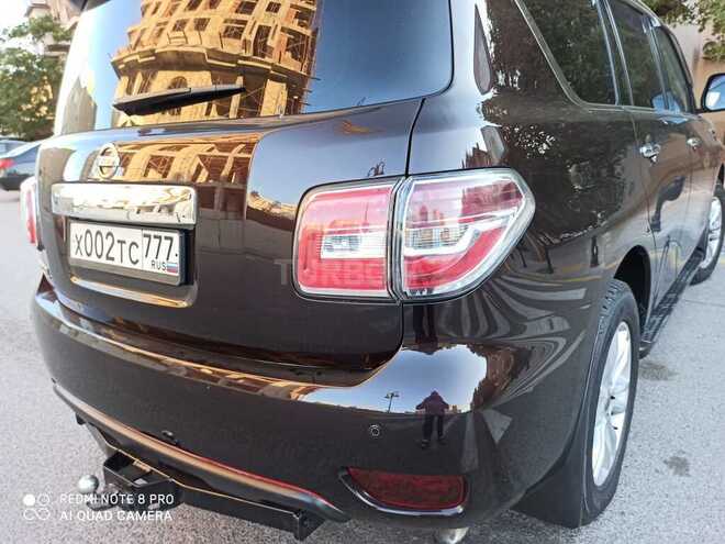 Nissan Patrol 2011, 180,000 km - 5.6 l - Bakı