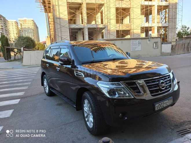 Nissan Patrol 2011, 180,000 km - 5.6 l - Bakı