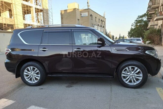 Nissan Patrol 2011, 180,000 km - 5.6 l - Bakı