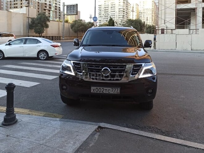 Nissan Patrol 2011, 180,000 km - 5.6 l - Bakı