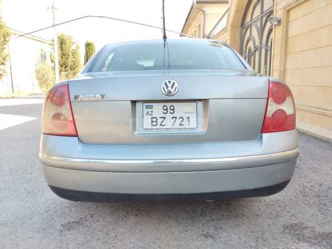Volkswagen Passat 2003, 250,000 km - 1.8 l - Salyan