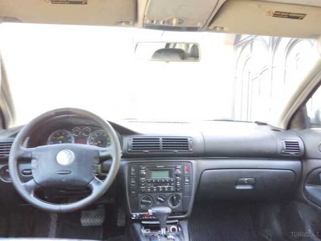 Volkswagen Passat 2003, 250,000 km - 1.8 l - Salyan