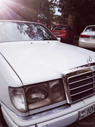 Mercedes E 220 1993, 445,630 km - 2.2 l - Bakı