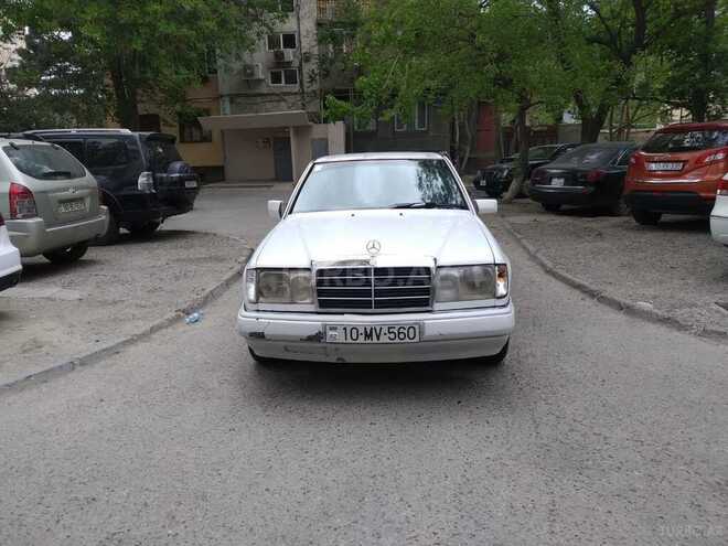 Mercedes E 220 1993, 445,630 km - 2.2 l - Bakı
