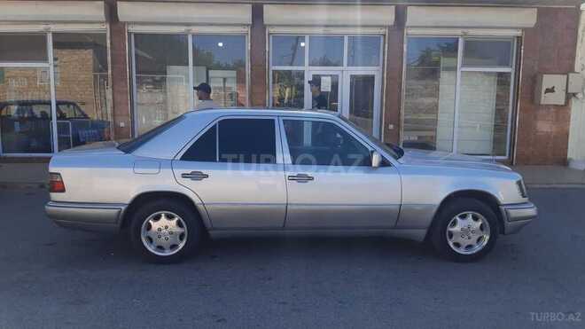 Mercedes E 200 1993, 450,000 km - 2.0 л - Bakı