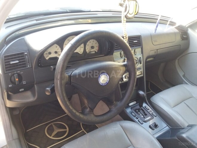 Mercedes C 230 2000, 283,569 km - 2.3 л - Salyan