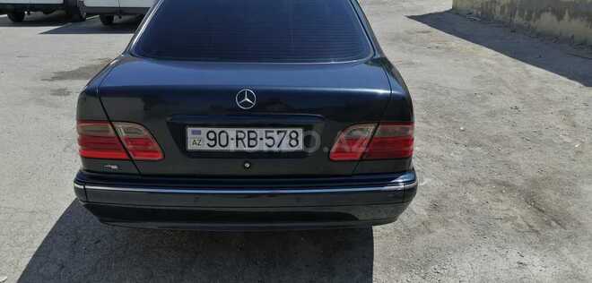 Mercedes E 240 2001, 328,075 km - 2.6 l - Bakı