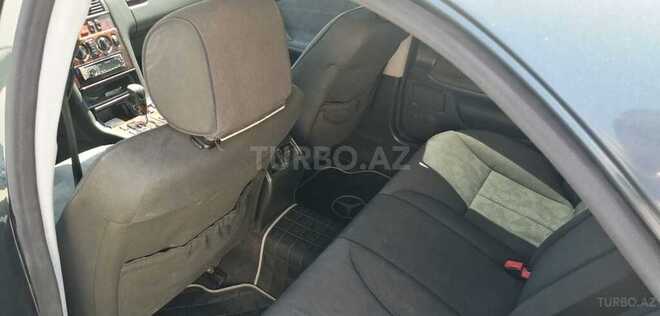 Mercedes E 240 2001, 328,075 km - 2.6 l - Bakı
