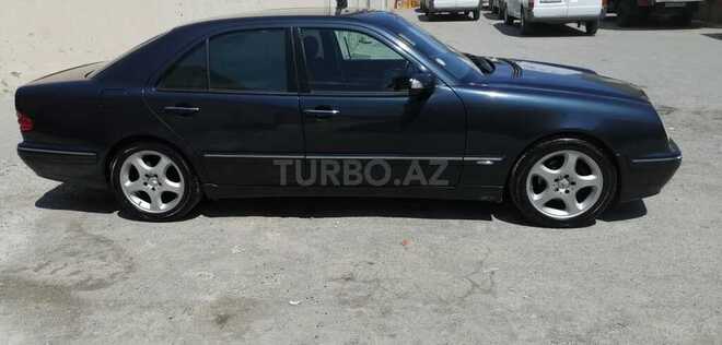 Mercedes E 240 2001, 328,075 km - 2.6 l - Bakı