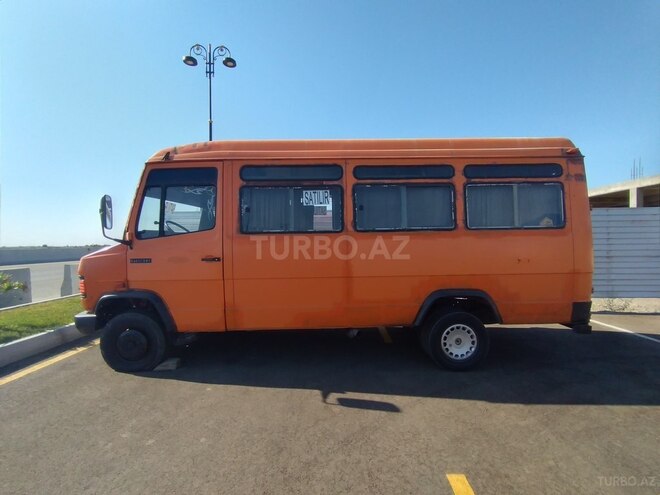 Mercedes 609 D 1991, 300,000 km - 3.0 l - Salyan