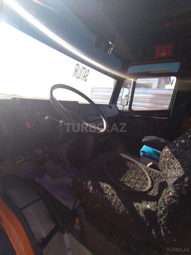 Mercedes 609 D 1991, 300,000 km - 3.0 l - Salyan
