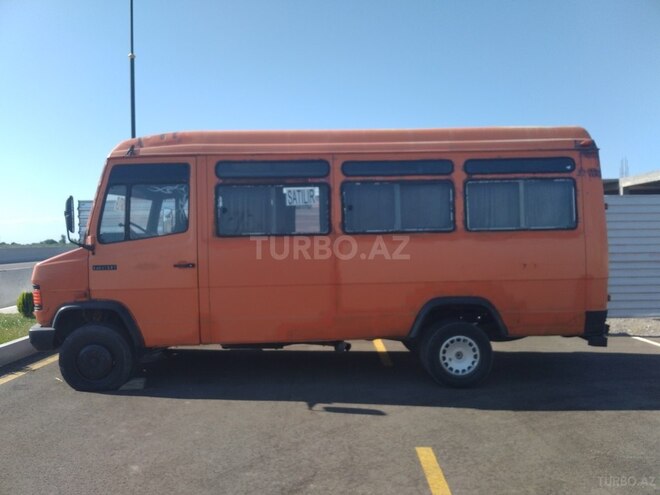 Mercedes 609 D 1991, 300,000 km - 3.0 l - Salyan