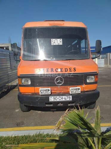 Mercedes 609 D 1991, 300,000 km - 3.0 l - Salyan