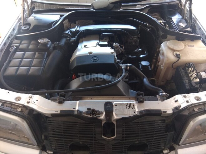 Mercedes C 230 2000, 189,000 km - 2.3 l - Bakı