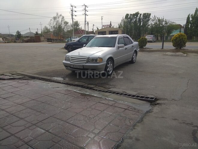 Mercedes C 230 2000, 189,000 km - 2.3 l - Bakı