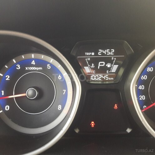 Hyundai Elantra 2015, 100,032 km - 1.6 l - Ağdam