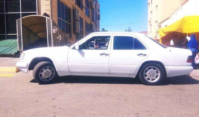 Mercedes E 220 1990, 490,899 km - 2.2 l - Sumqayıt