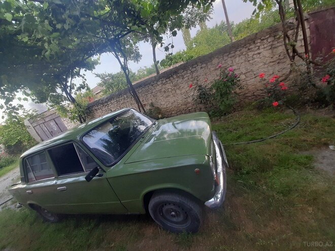 LADA (VAZ) 21011 1971, 325,000 km - 1.5 l - Quba