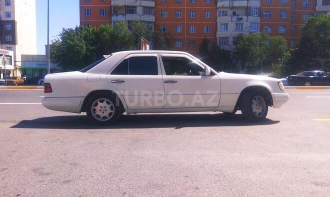Mercedes E 220 1990, 490,899 km - 2.2 l - Sumqayıt