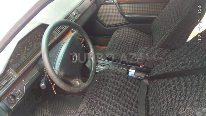 Mercedes E 220 1990, 490,899 km - 2.2 l - Sumqayıt