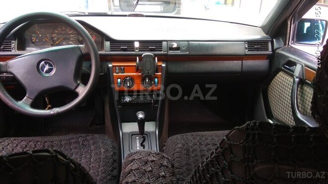 Mercedes E 220 1990, 490,899 km - 2.2 l - Sumqayıt