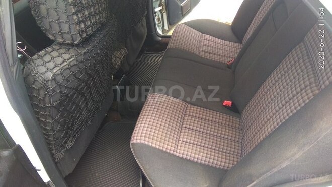 Mercedes E 220 1990, 490,899 km - 2.2 l - Sumqayıt