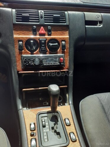 Mercedes E 200 1996, 450,000 km - 2.0 l - Bakı
