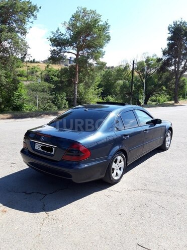 Mercedes E 220 2002, 265,000 km - 2.2 l - Quba
