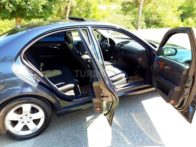 Mercedes E 220 2002, 265,000 km - 2.2 l - Quba