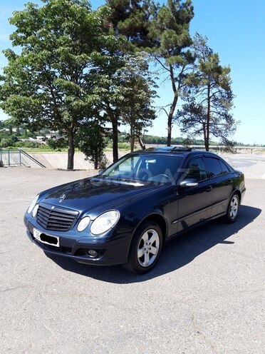 Mercedes E 220 2002, 265,000 km - 2.2 l - Quba