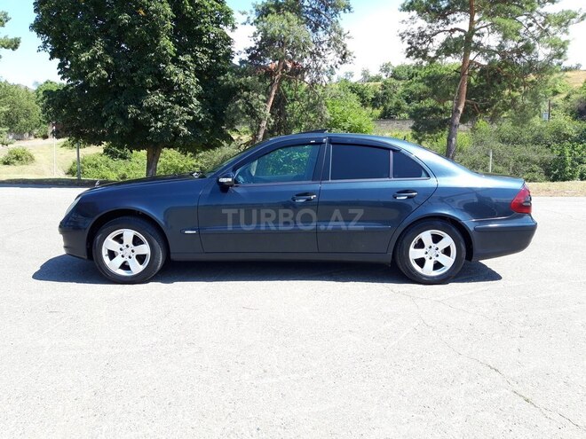 Mercedes E 220 2002, 265,000 km - 2.2 l - Quba