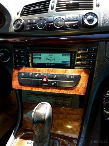 Mercedes E 220 2002, 265,000 km - 2.2 l - Quba