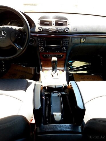 Mercedes E 220 2002, 265,000 km - 2.2 l - Quba