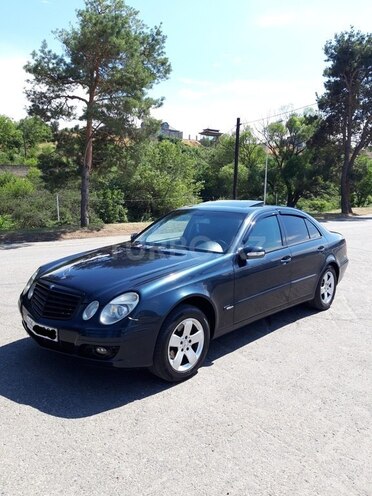Mercedes E 220 2002, 265,000 km - 2.2 l - Quba