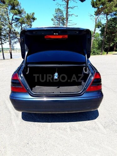 Mercedes E 220 2002, 265,000 km - 2.2 l - Quba