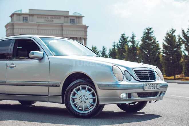 Mercedes E 220 2000, 305,000 km - 2.2 l - Gəncə