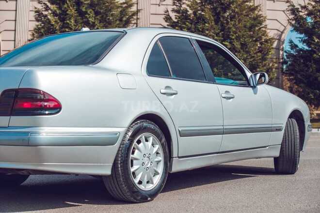 Mercedes E 220 2000, 305,000 km - 2.2 l - Gəncə