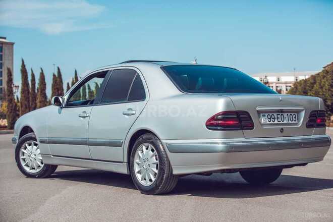 Mercedes E 220 2000, 305,000 km - 2.2 l - Gəncə